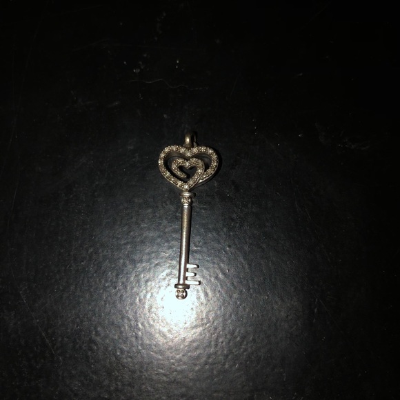 Silver & Diamond Heart Key Pendant - Picture 1 of 3